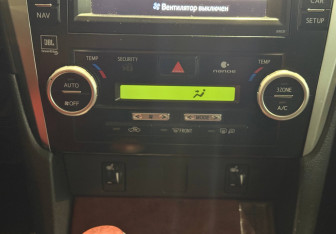 Подержанный автомобиль Toyota Camry Sedan 2014 года (10 фото)
