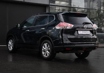 Подержанный автомобиль Nissan X-Trail 2017 года (6 фото)