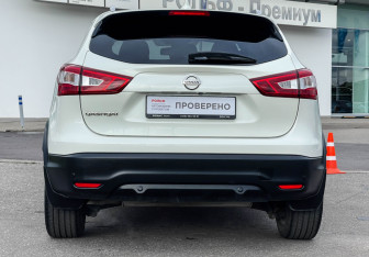 Подержанный автомобиль Nissan Qashqai 2018 года (6 фото)