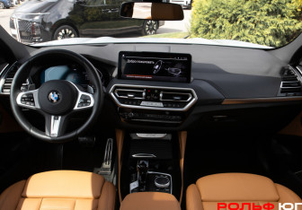 Подержанный автомобиль BMW X4 2024 года (8 фото)