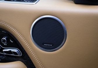 Подержанный автомобиль Land Rover Range Rover 2020 года (25 фото)