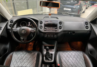 Подержанный автомобиль Volkswagen Tiguan 2014 года (13 фото)