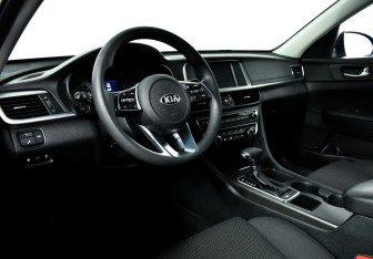 Подержанный автомобиль Kia Optima Sedan 2019 года (9 фото)