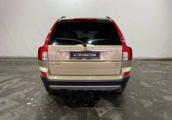 Подержанный автомобиль Volvo XC90 2008 года (5 фото)
