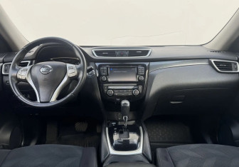 Подержанный автомобиль Nissan X-Trail 2015 года (9 фото)