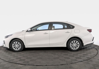 Подержанный автомобиль Kia Cerato Sedan 2019 года (8 фото)