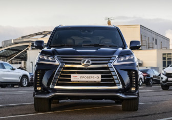 Подержанный автомобиль Lexus LX 2016 года (2 фото)