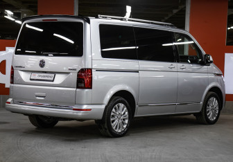 Подержанный автомобиль Volkswagen Caravelle 2021 года (5 фото)