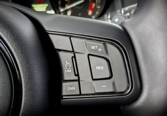 Подержанный автомобиль Jaguar F-Type Coupe 2016 года (27 фото)