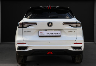 Подержанный автомобиль Changan UNI-S 2024 года (5 фото)