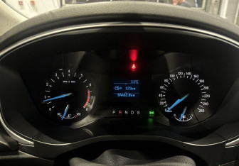 Подержанный автомобиль Ford Mondeo Sedan 2015 года (15 фото)