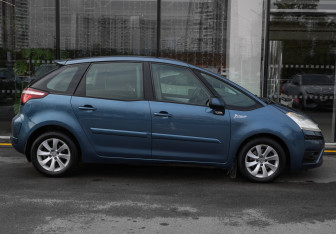 Подержанный автомобиль Citroen C4 Picasso 2012 года (3 фото)