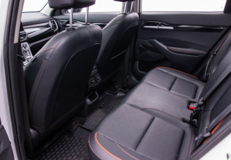 Подержанный автомобиль Kia Seltos 2024 года (11 фото)