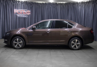 Подержанный автомобиль Skoda Octavia Liftback 2017 года (8 фото)