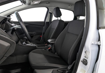 Подержанный автомобиль Ford Focus Hatchback 2018 года (20 фото)