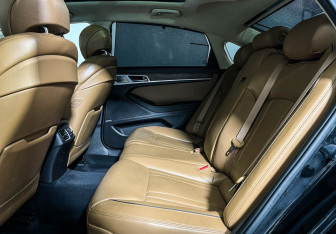 Подержанный автомобиль Genesis G80 2017 года (10 фото)