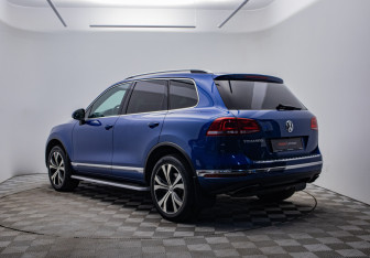 Подержанный автомобиль Volkswagen Touareg 2015 года (7 фото)