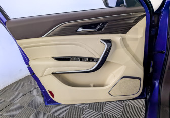 Подержанный автомобиль FAW Bestune T77 2022 года (19 фото)