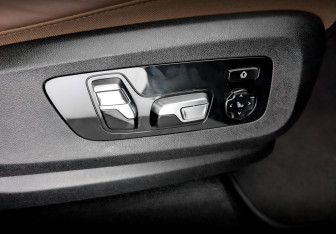 Подержанный автомобиль BMW X6 2021 года (25 фото)