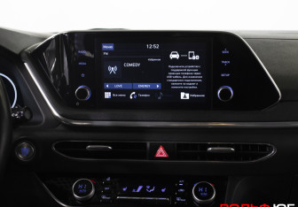 Подержанный автомобиль Hyundai Sonata 2020 года (16 фото)