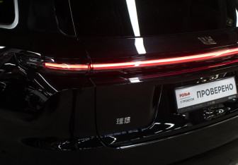 Подержанный автомобиль LiXiang L9 2023 года (30 фото)