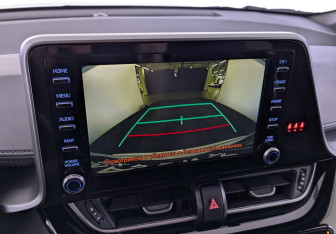 Подержанный автомобиль Toyota C-HR 2021 года (28 фото)