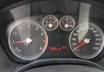 Подержанный автомобиль Ford Focus Hatchback 2007 года (14 фото)
