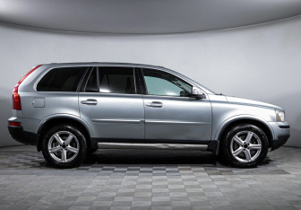 Подержанный автомобиль Volvo XC90 2008 года (4 фото)