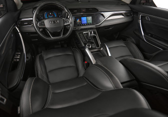 Подержанный автомобиль Geely Atlas Pro 2022 года (16 фото)