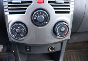 Подержанный автомобиль Daihatsu Terios 2008 года (17 фото)