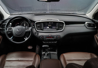 Подержанный автомобиль Kia Sorento 2019 года (13 фото)