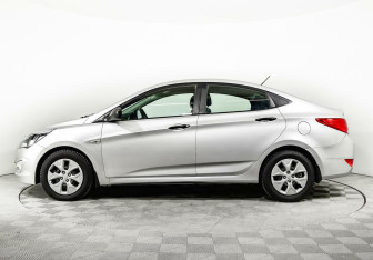Подержанный автомобиль Hyundai Solaris Sedan 2015 года (3 фото)