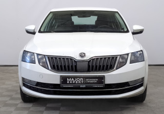 Подержанный автомобиль Skoda Octavia Liftback 2018 года (2 фото)