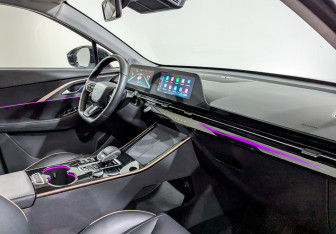Подержанный автомобиль Omoda C5 2023 года (11 фото)