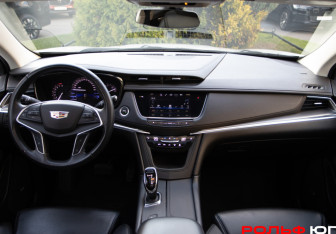Подержанный автомобиль Cadillac XT5 2017 года (11 фото)