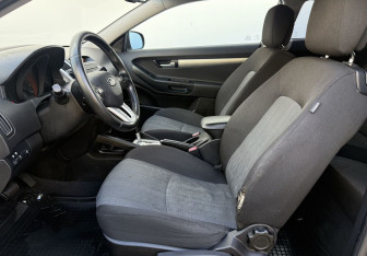 Подержанный автомобиль Kia Ceed Hatchback 2011 года (10 фото)