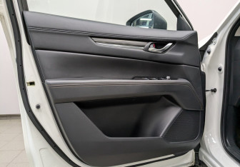 Подержанный автомобиль Mazda CX-5 2022 года (18 фото)