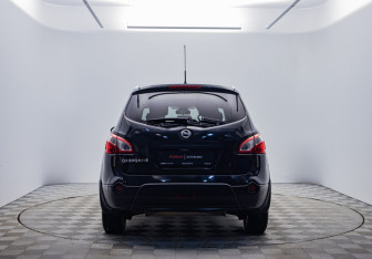 Подержанный автомобиль Nissan Qashqai+2 2012 года (6 фото)