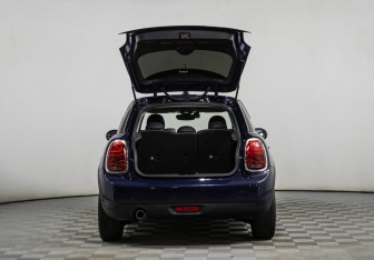 Подержанный автомобиль MINI Hatch 2019 года (17 фото)