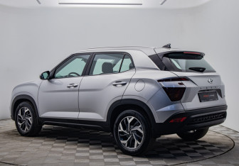 Подержанный автомобиль Hyundai Creta 2021 года (3 фото)