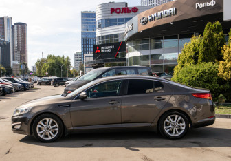 Подержанный автомобиль Kia Optima Sedan 2012 года (6 фото)