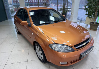 Подержанный автомобиль Chevrolet Lacetti Hatchback 2008 года (3 фото)