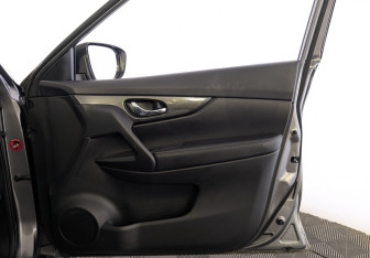 Подержанный автомобиль Nissan X-Trail 2017 года (24 фото)