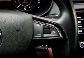Подержанный автомобиль Skoda Octavia Liftback 2020 года (26 фото)
