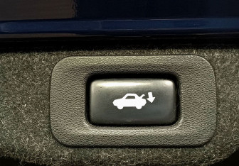 Подержанный автомобиль Lexus ES 2014 года (11 фото)