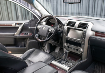 Подержанный автомобиль Lexus GX 2016 года (11 фото)