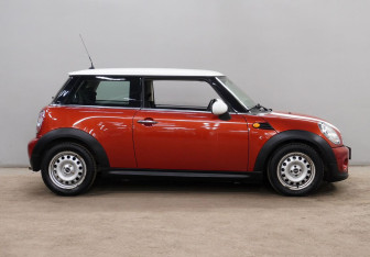 Подержанный автомобиль MINI Hatch 2013 года (5 фото)