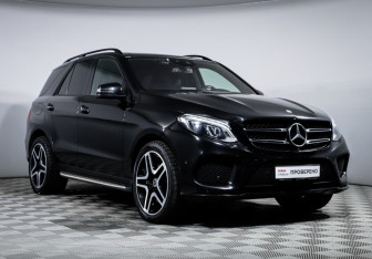 Подержанный автомобиль Mercedes-Benz GLE 2015 года (3 фото)