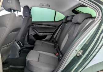 Подержанный автомобиль Skoda Octavia Liftback 2020 года (12 фото)