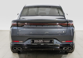 Подержанный автомобиль Geely Preface 2024 года (6 фото)